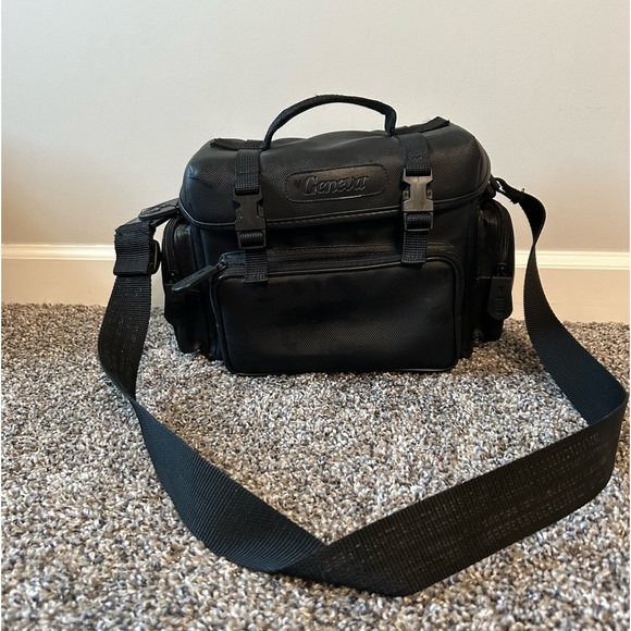 5/$25 Geneva camera case with shoulder strap good clean condition - Picture 2 of 6